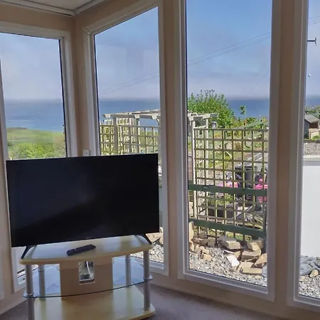 Seaside In With Breathtaking Views Domek alpejski *