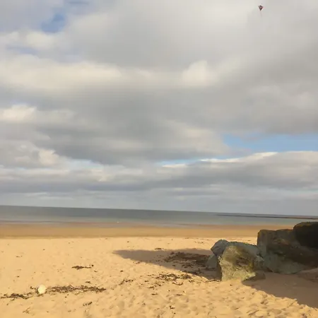 Seaside In With Breathtaking Views シャレー アードモア